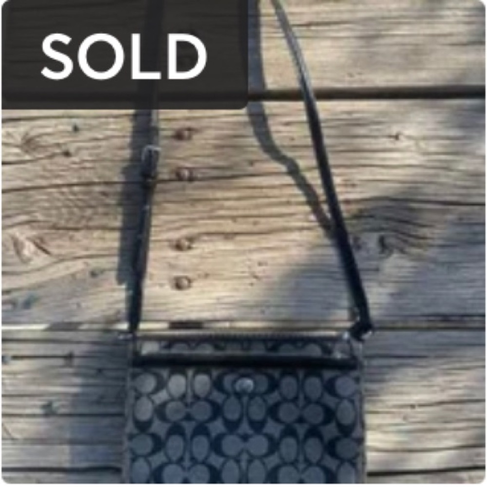 (SOLD)!!! Coach crossbody bag